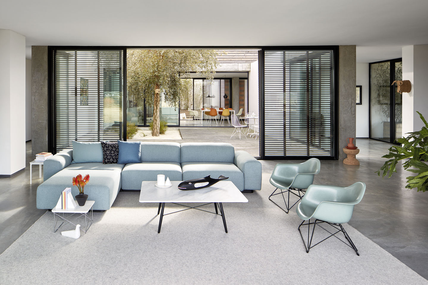 3385570_Soft Modular Sofa 3 Seater Chaise Longue Eames Coffe Table Eames Fiberglass Amrchair LAR L'Oiseau Occasional Table LTR Cork Family Eames House Whale Plate Table_v_fullbleed_1440x